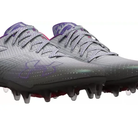 Women Under ArmourBlur Smoke MC Football Cleats brand new